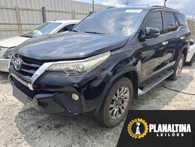 TOYOTA HILUX SW4 21/22 TOYOTA HILUX SW4 21/22