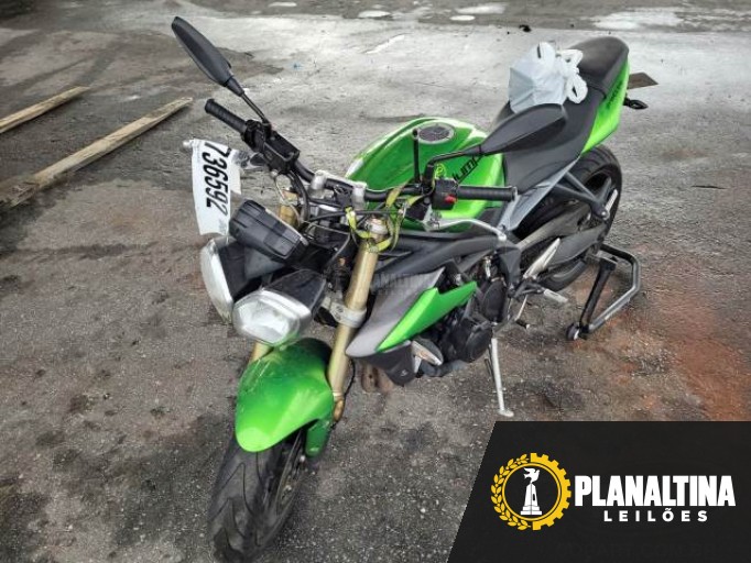 TRIUMPH STREET TRIPLE 675 13/14 TRIUMPH STREET TRIPLE 675 13/14