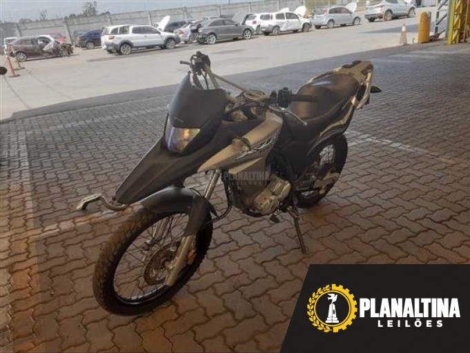 HONDA XRE 300 18/18